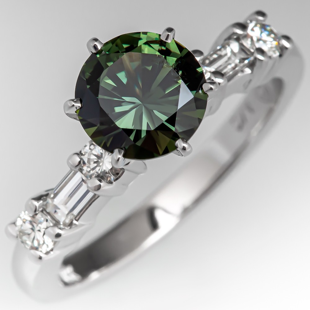 Psychologisch hoekpunt temperen 1.5 Carat Dark Green Sapphire Engagement Ring w/ Diamonds