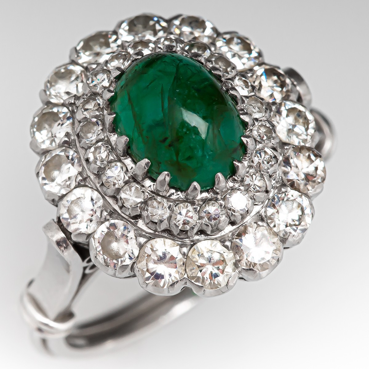 Voor een dagje uit neef exotisch Platinum Cabochon Cut Emerald Ring w/ Diamonds