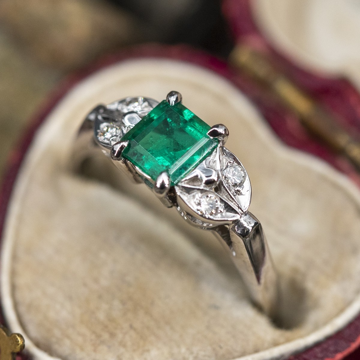 Green Emerald Crystal Stud Earrings in 18K White Gold 