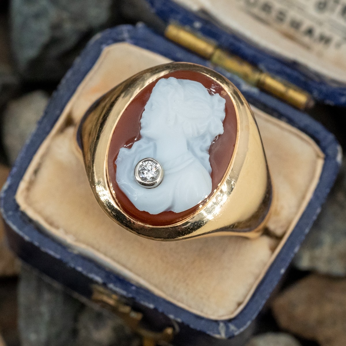 Attractive Hard-Stone Cameo Ring 14K Yellow Gold