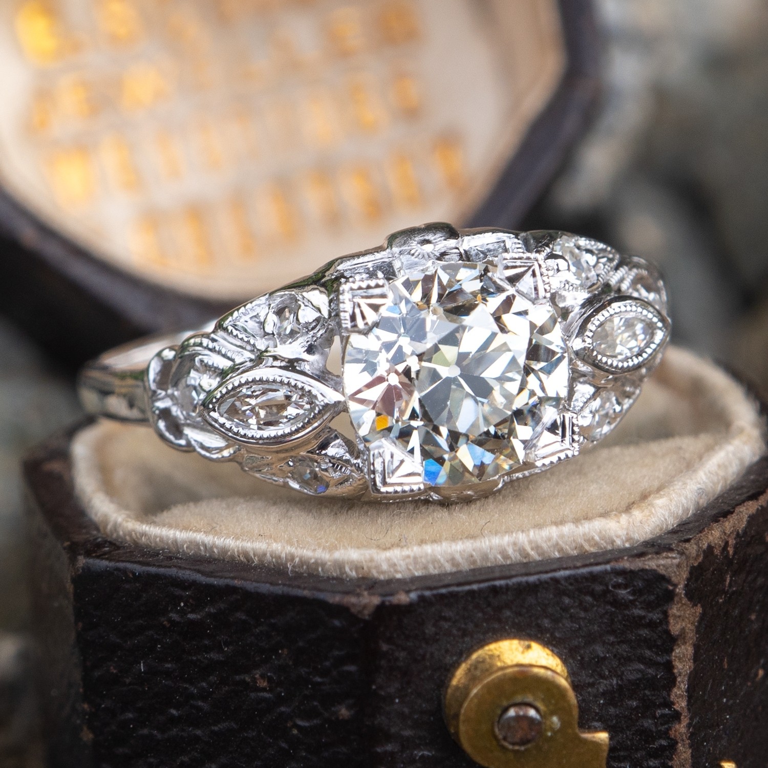 Beautiful Antique Diamond Engagement Ring 1920s 1.37Ct J/VS2 GIA