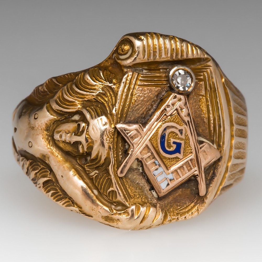 Antique Men's Masonic Ring w/ Diamond & Intricate Details